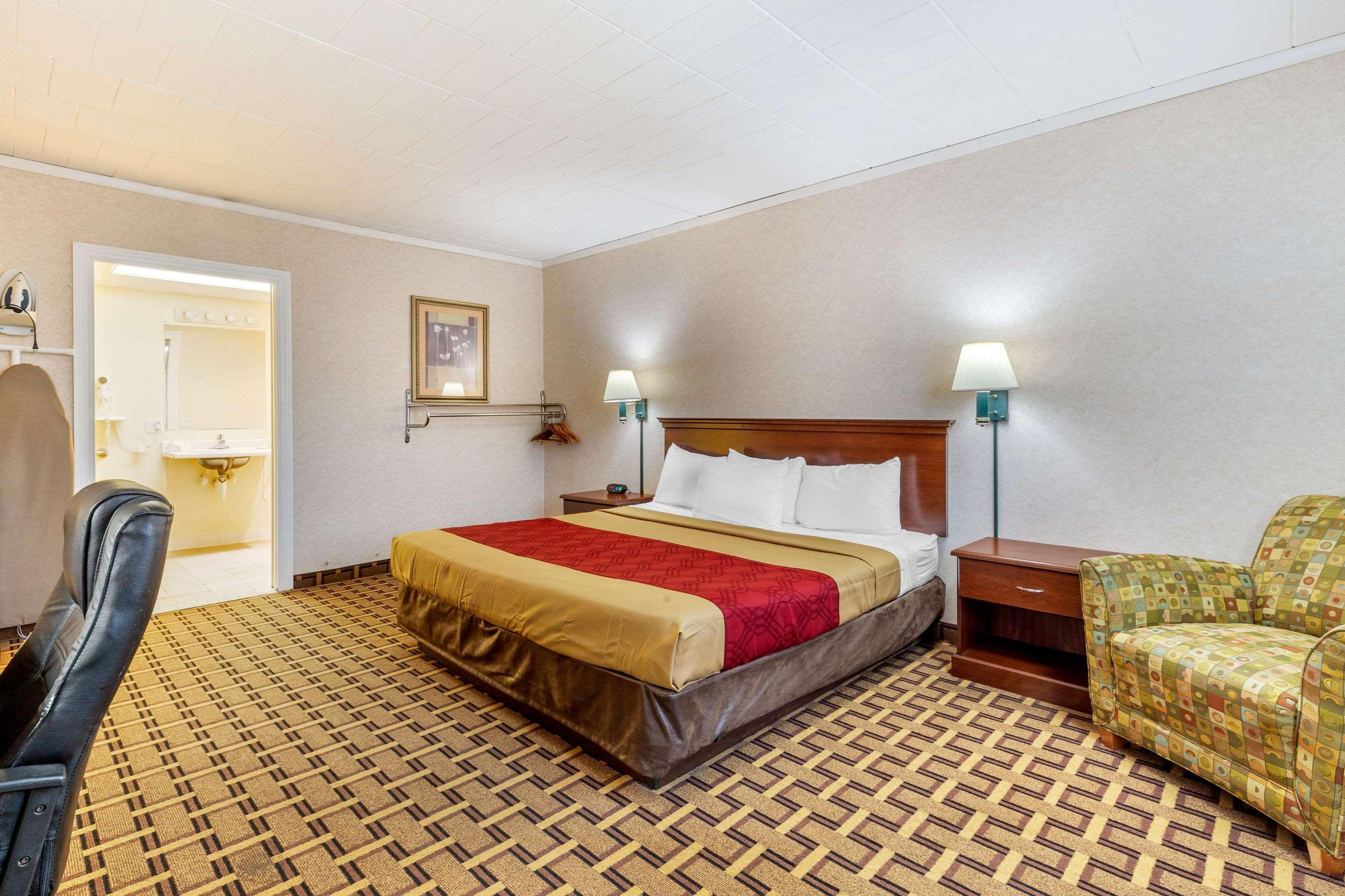 Rodeway Inn Мистик Экстерьер фото