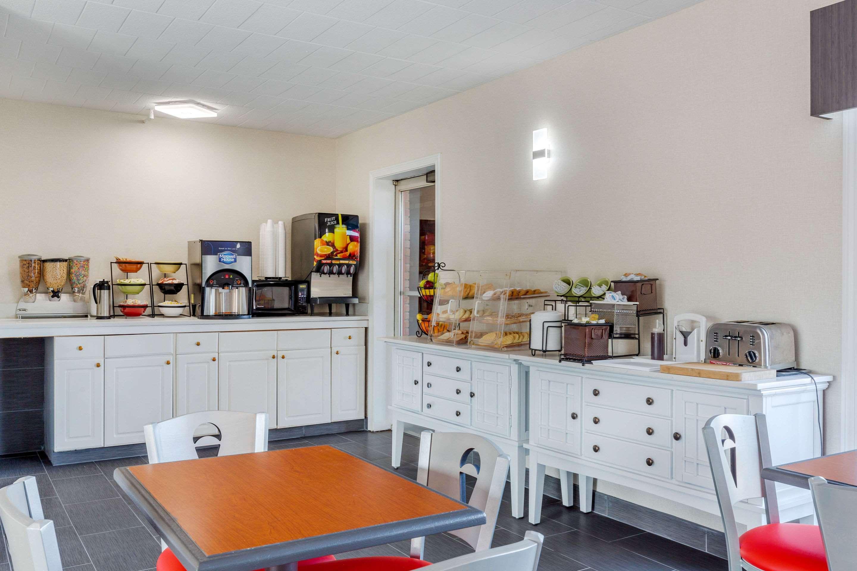 Rodeway Inn Мистик Экстерьер фото