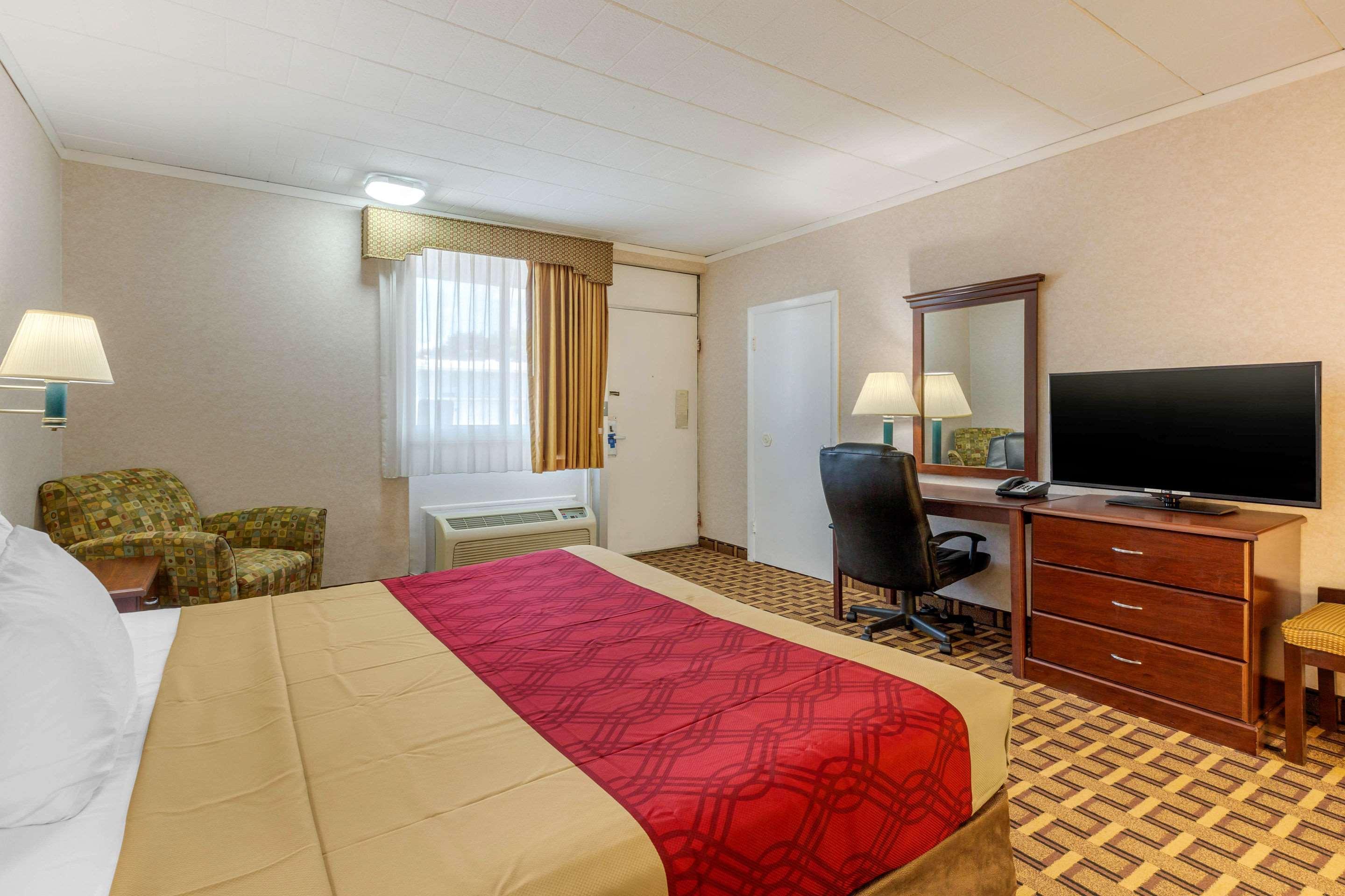 Rodeway Inn Мистик Экстерьер фото