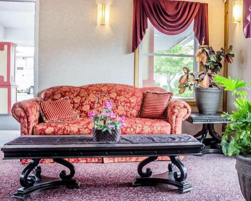 Rodeway Inn Мистик Экстерьер фото